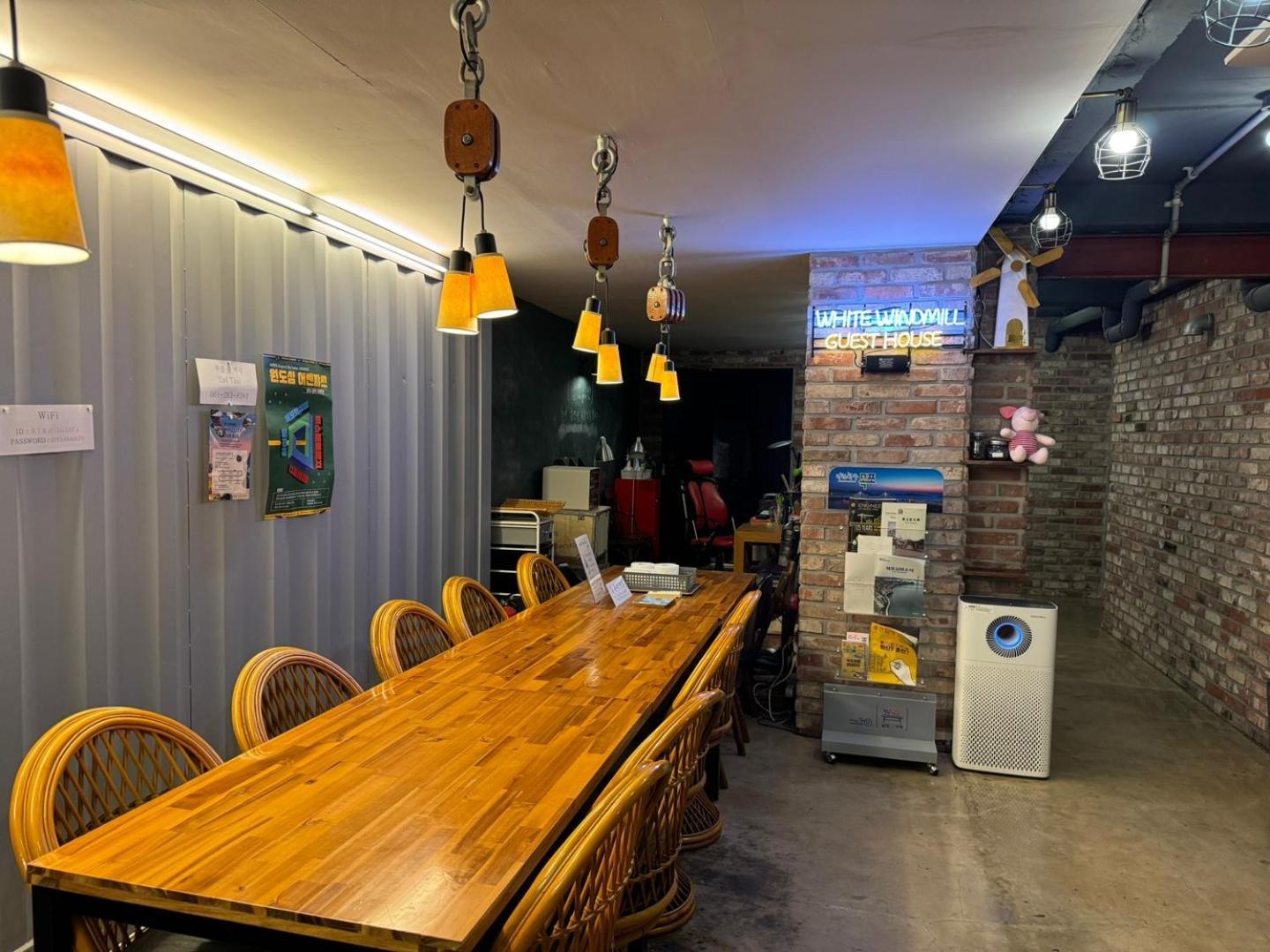 White Windmill Guesthouse Mokpo Exterior photo