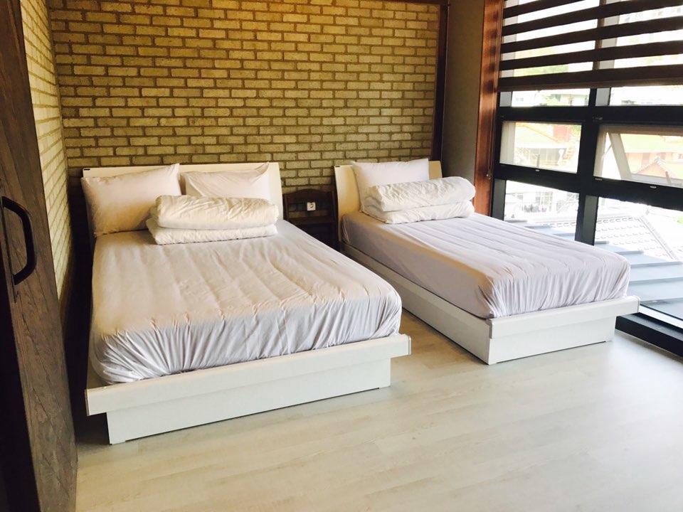 White Windmill Guesthouse Mokpo Room photo
